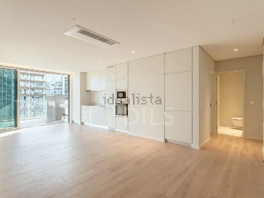 Arrendamento de apartamento T3 na Rua da Qt.ª das Romeiras