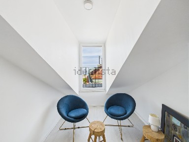 Arrendamento de apartamento T2 na Rua de Santa Cruz do Castelo