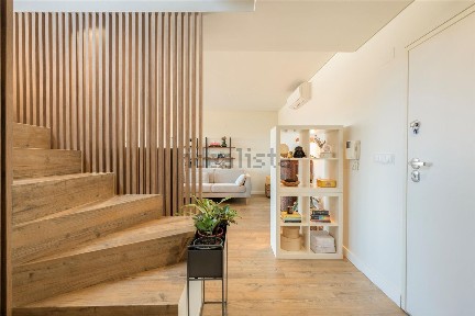 Duplex à venda na Rua Fernão Mendes Pinto, 10 b