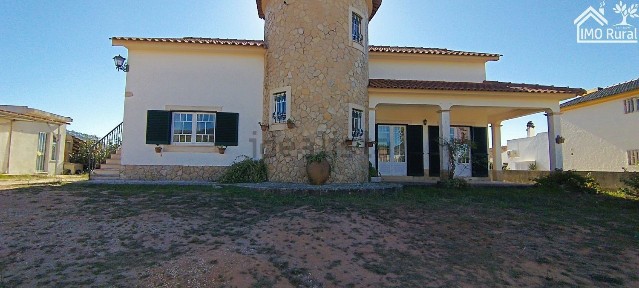 Moradia independente à venda em Alguber