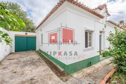 Casa ou moradia à venda na Venda do Pinheiro e Santo Estêvão das Galés