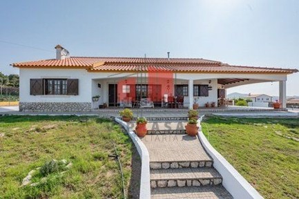 Casa ou moradia à venda em Alapraia - Livramento