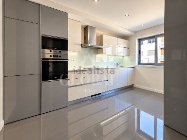 Arrendamento de apartamento T2 na Rua Joué Lès Tours, 287