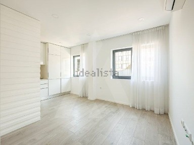 Arrendamento de apartamento T1 na Avenida Doutor Lourenço Peixinho