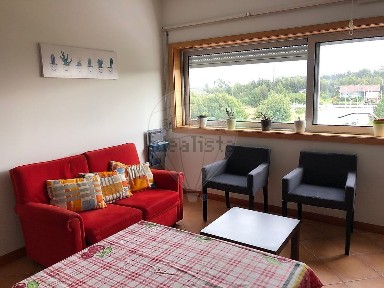 Arrendamento de apartamento T1 na Rua Irmãos Oliveira Lopes