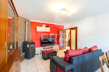 Arrendamento de apartamento T2 na Rua dos Emigrantes