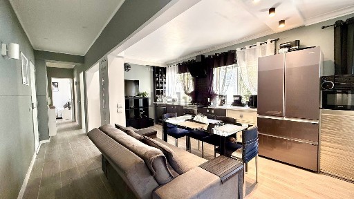 Apartamento T3 à venda na Rua 9 de Abril