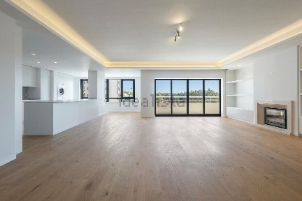 Apartamento T3 à venda na Rua José Carvalho Araújo, 262 b