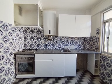 Apartamento T1 à venda na Rua Ary dos Santos
