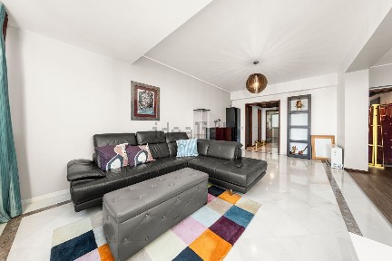 Apartamento T3 à venda na Miraflores