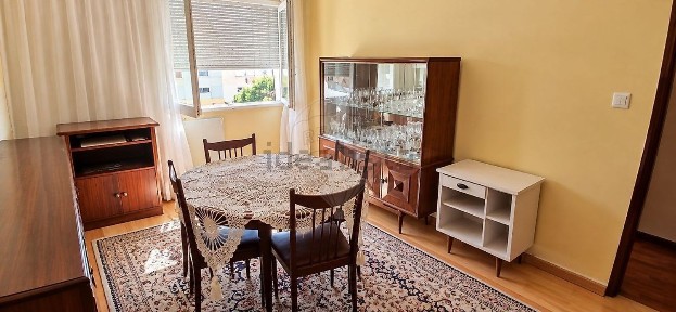 Apartamento T2 à venda na Rua Escultor Machado de Castro