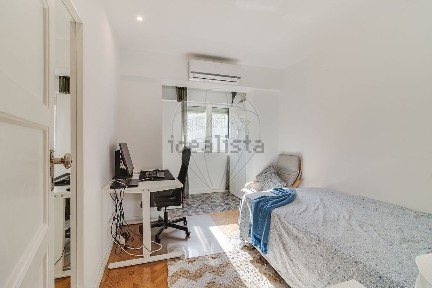 Apartamento T2 à venda na Rua Afonso Lopes Vieira