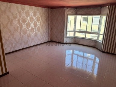 Apartamento T3 à venda na Rua Pedro Cintra