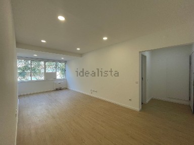 Apartamento T2 à venda na Avenida Conselheiro Barjona de Freitas