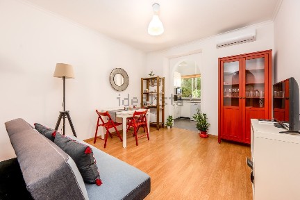 Apartamento T2 à venda na Rua de Pedrouços, 53