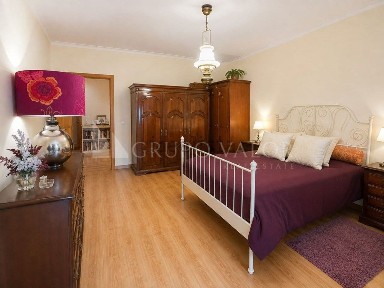 Apartamento T3 à venda na Rua Nicolau Tolentino
