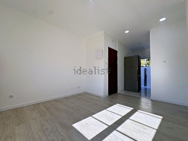 Apartamento T2 à venda na Rua Comandante Sacadura Cabral