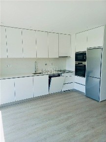 Arrendamento de apartamento T1 na Estrada da Circunvalação, 12412