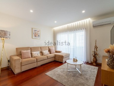 Apartamento T1 à venda na Rua Engenheiro Adelino Amaro da Costa
