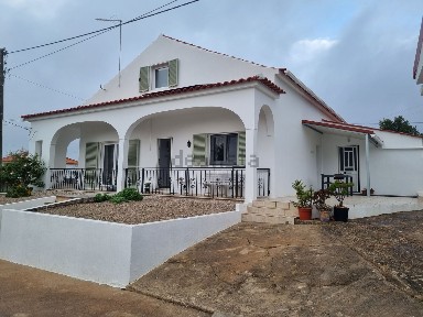 Moradia independente à venda em Benafim