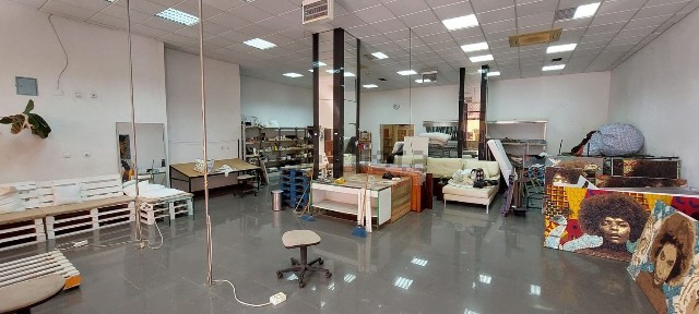 Espaço comercial à venda na Avenida Amália Rodrigues
