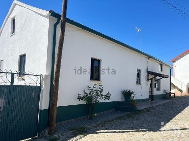 Moradia independente à venda em Cumeada e Marmeleiro