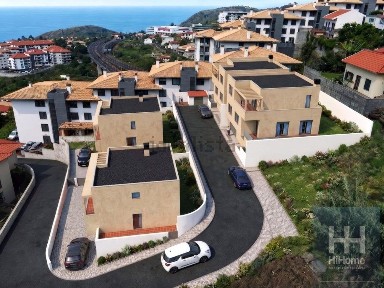 Moradia geminada à venda em Impasse da Olaria