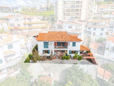 Moradia independente à venda na Travessa Saudade