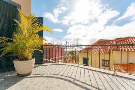 Moradia independente à venda na Travessa de São Martinho, 28