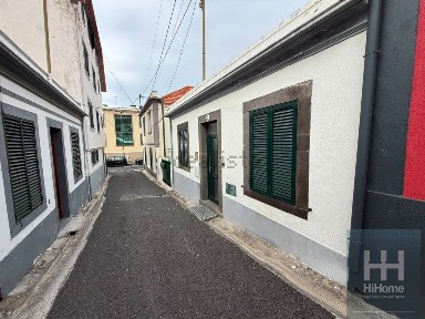 Moradia independente à venda no Beco do Coronel Cunha, 5