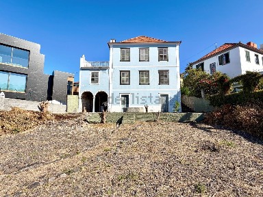 Moradia independente à venda na Rua Conde Carvalhal, 26 C