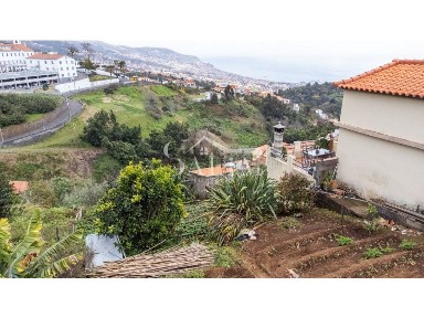 Moradia independente à venda em Cam. da Barreira