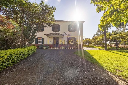 Quinta à venda na Nazaré - Centro de São Martinho