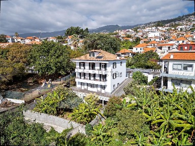 Moradia independente à venda na Rua Doutor Juvenal