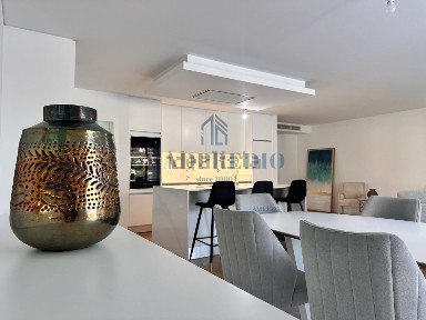 Duplex à venda na Estrada de São João s/n