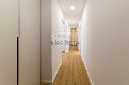 Arrendamento de apartamento T2 na Praça João de Azevedo Coutinho