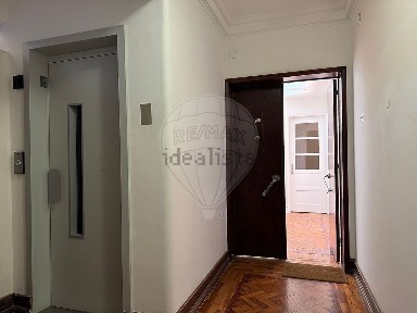 Arrendamento de apartamento T5 na Jardim Fernando Pessa