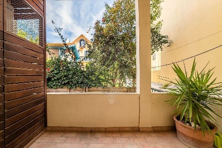Arrendamento de apartamento T2 na Travessa do Combro
