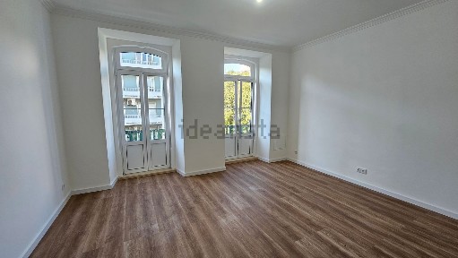 Arrendamento de apartamento T2 na Rua Pascoal de Melo