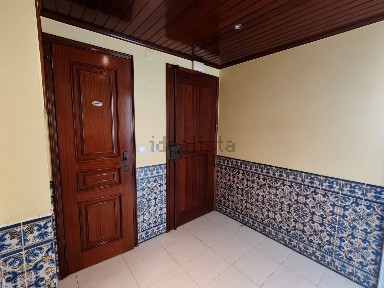 Arrendamento de apartamento T3 na Rua Doutor Manuel Fernandes Duarte