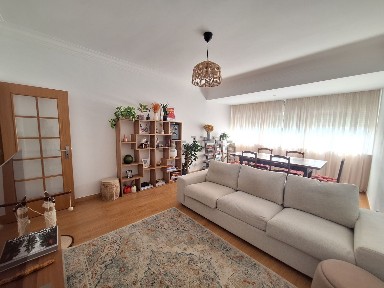 Arrendamento de apartamento T2 na Rua República Peruana