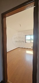 Arrendamento de apartamento T3 na Rua Meladas