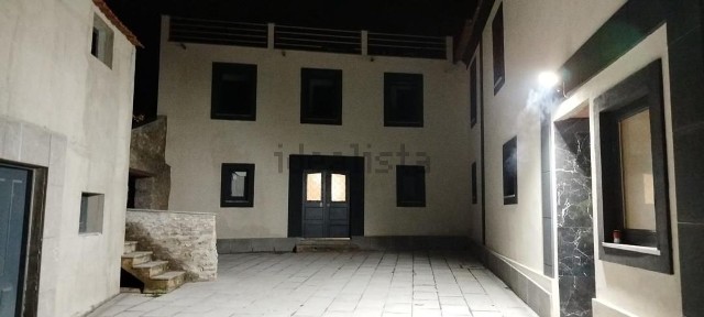 Arrendamento de apartamento T2 na Rua Valbom, 25