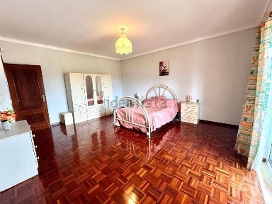 Moradia independente à venda em Poiares (Santo André)