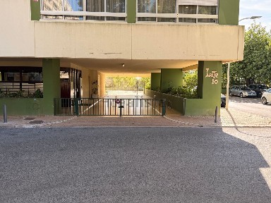 Apartamento T3 à venda na Rua Pedro Nunes
