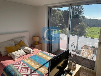 Arrendamento de apartamento T0 na Rua Fortunato de Almeida, 295