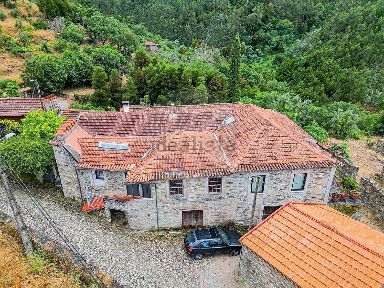 Moradia independente à venda em Raiva