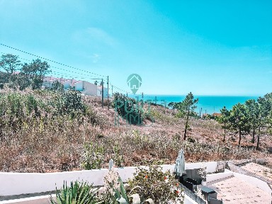 Moradia geminada à venda na Nazaré