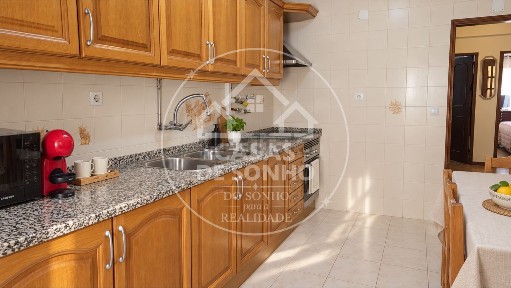 Apartamento T2 à venda na Rua de Angola