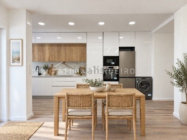 Apartamento T2 à venda na Rua António Pinheiro, 9